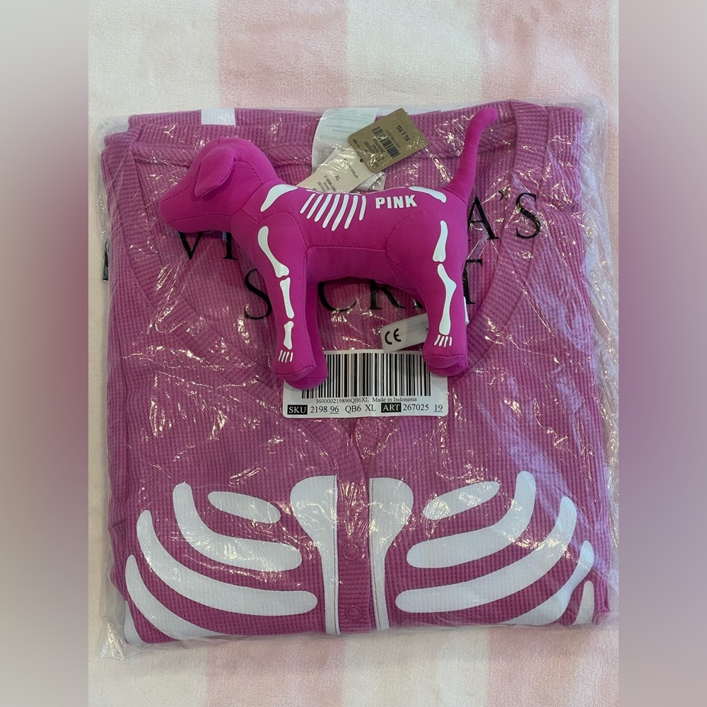 NEW X-Large VS PINK Halloween Skeleton Sleep Onesie in Berry pink & mini dog